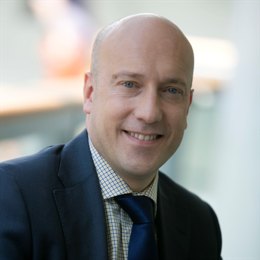 解锁新市场！梅州观赏鱼 “游” 进马来西亚